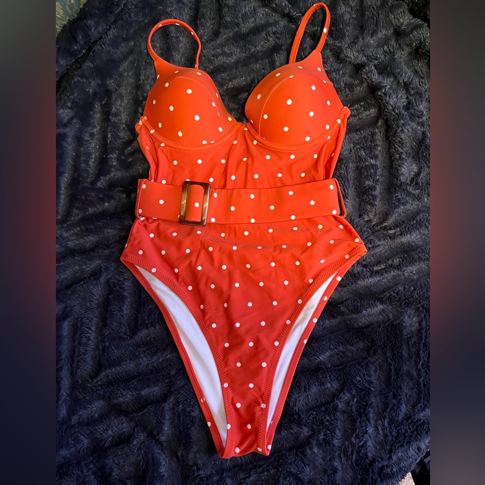 CUPSHE NWOT one piece-new without tags size small burnt orange color fully lined